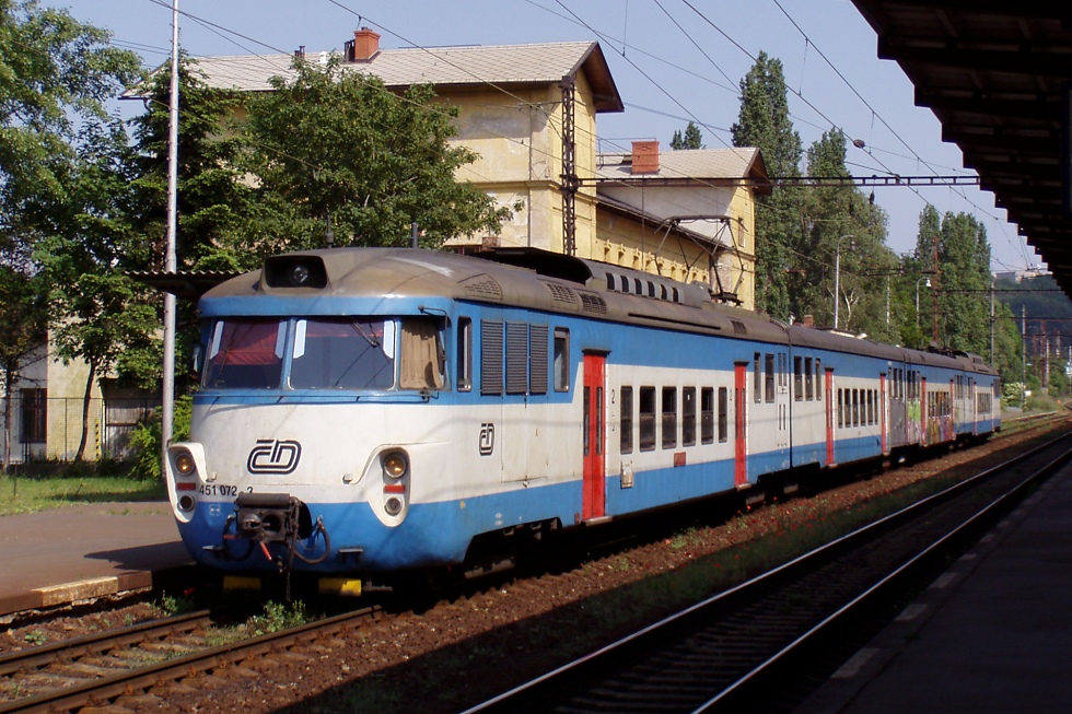 451 072-3