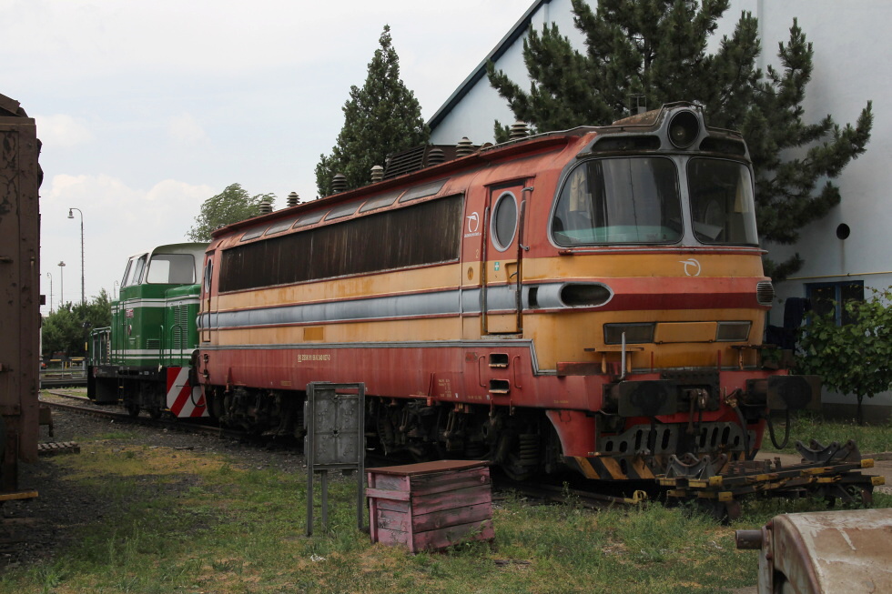 240 027-3