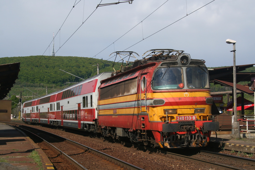 240 133-9