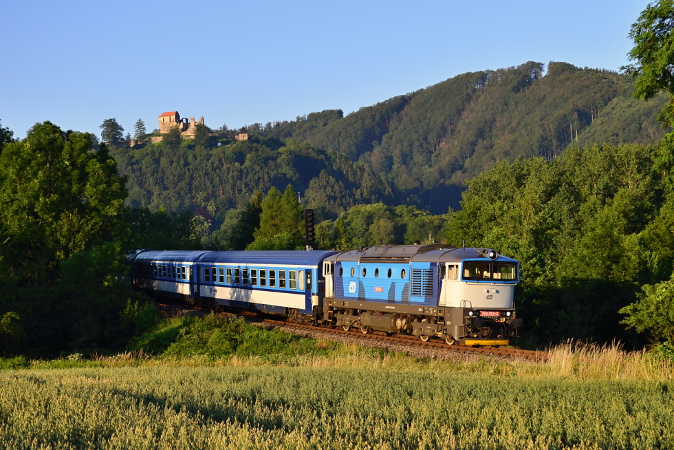 750 702-3