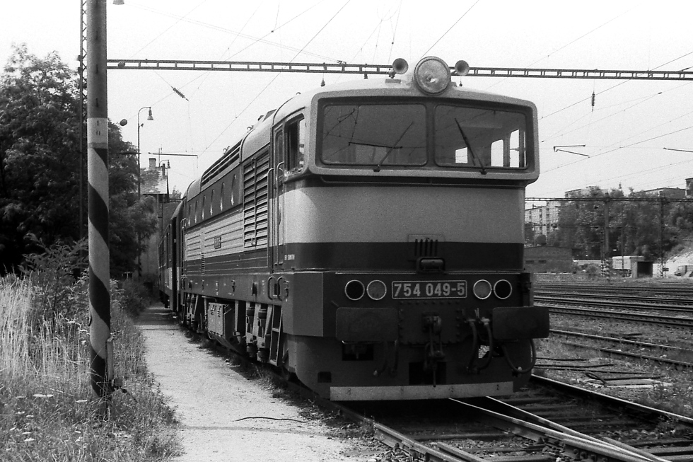 754 049-5