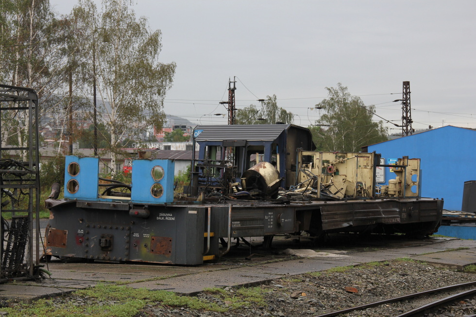 742 173-8