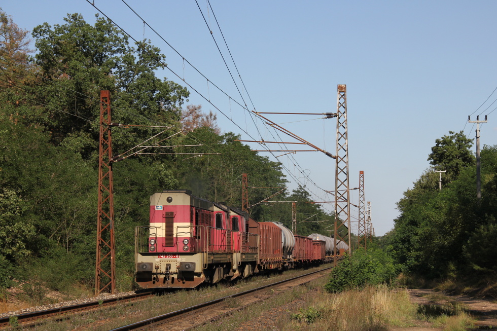 742 253-8