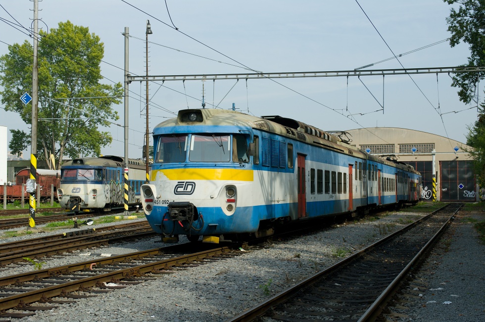 451 092-1