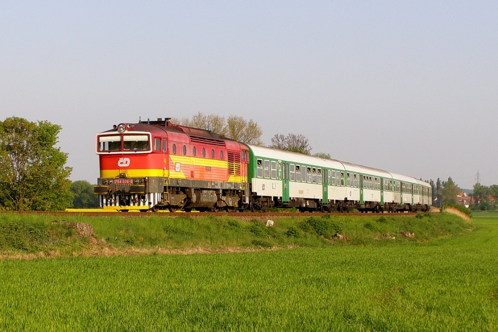 754 076-8