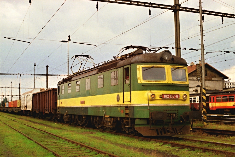 182 157-8