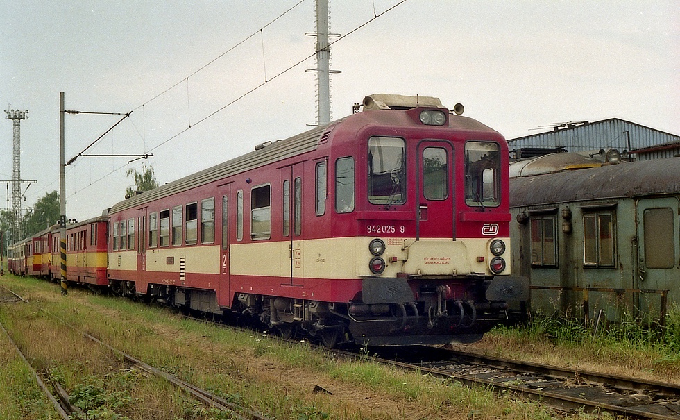 842 025-9