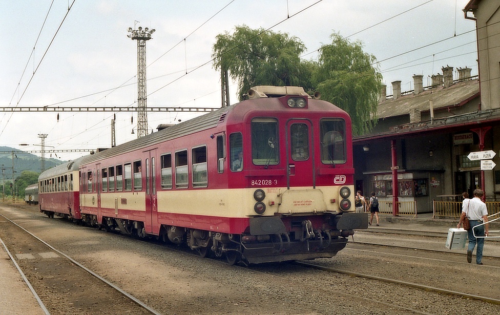 842 028-3