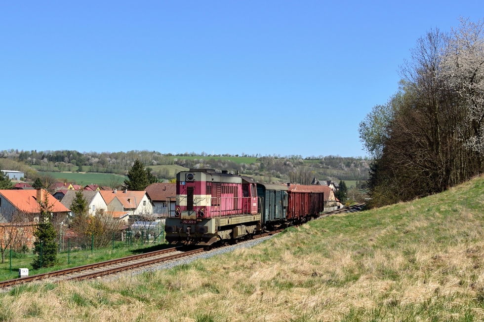 742 309-8