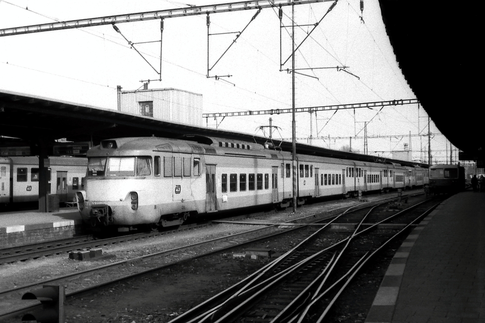 451 072-3