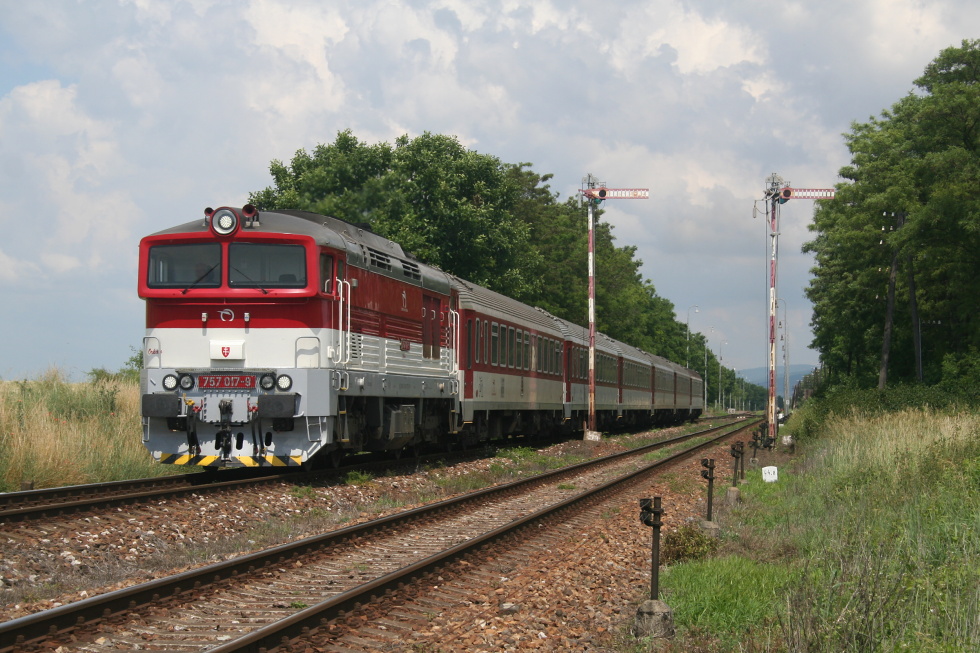 757 017-9