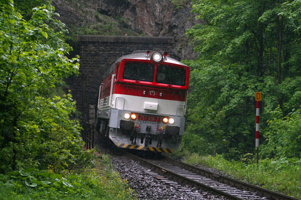 757 018-7