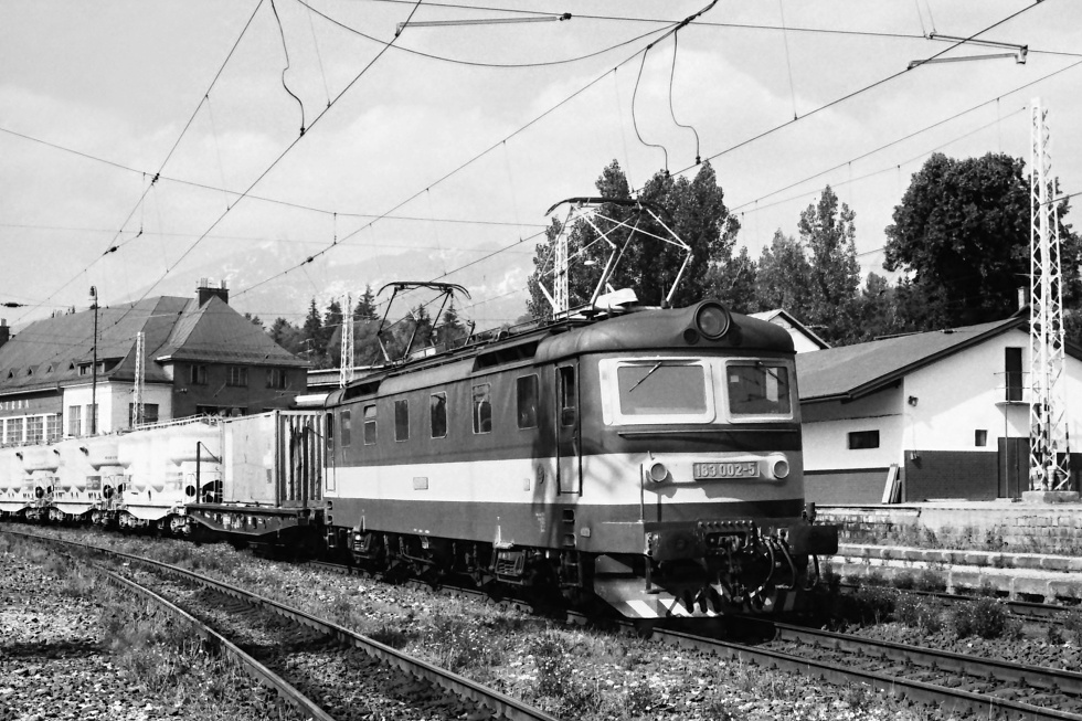183 002-5