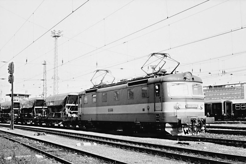 183 011-6