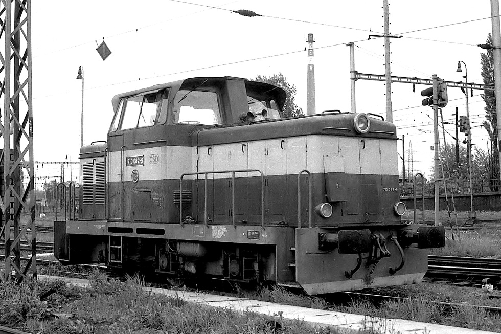 710 082-9