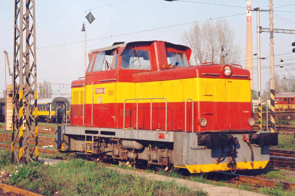 710 086-0