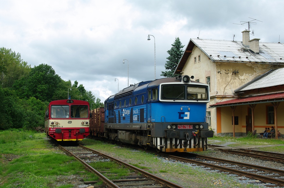 753 766-5