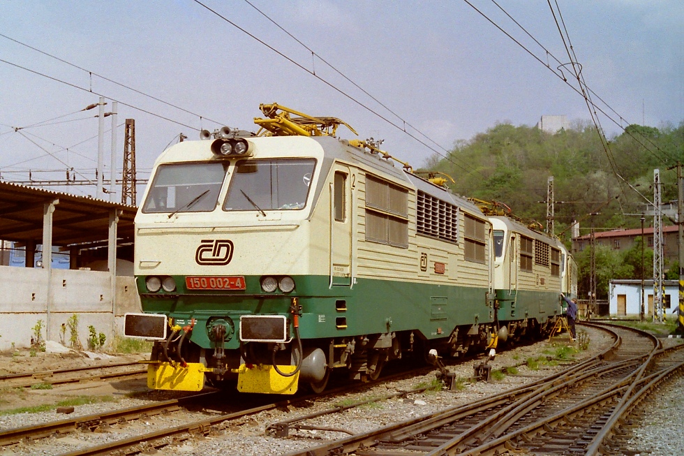 150 002-4