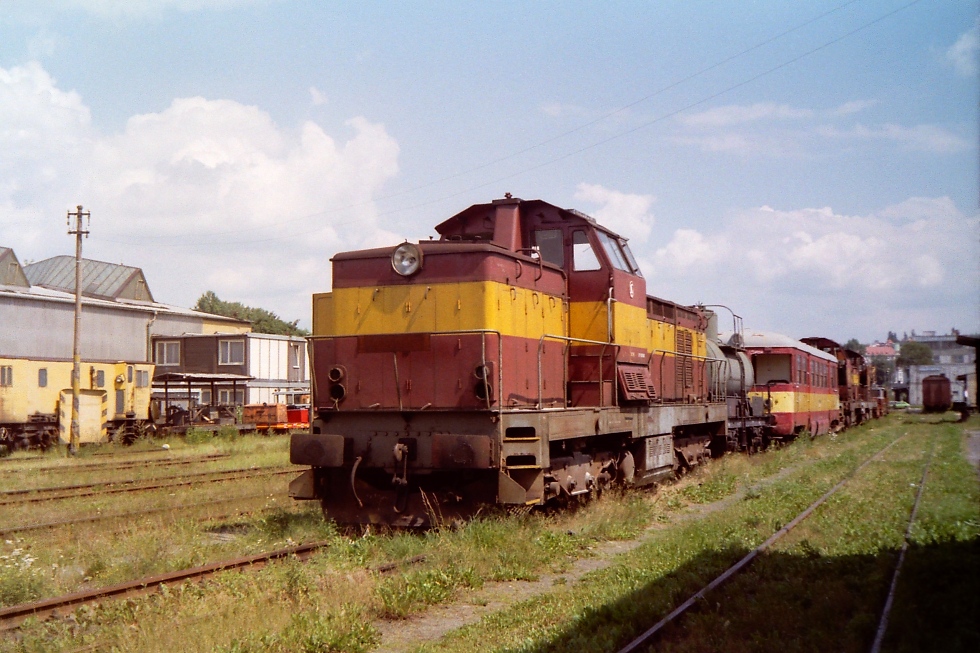 735 142-2