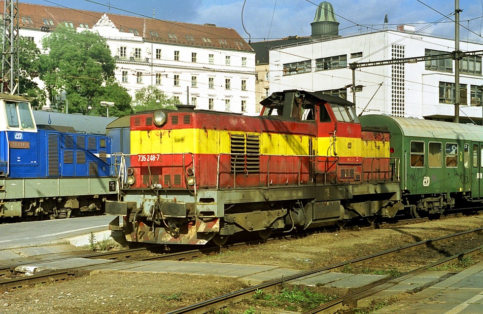 735 248-7