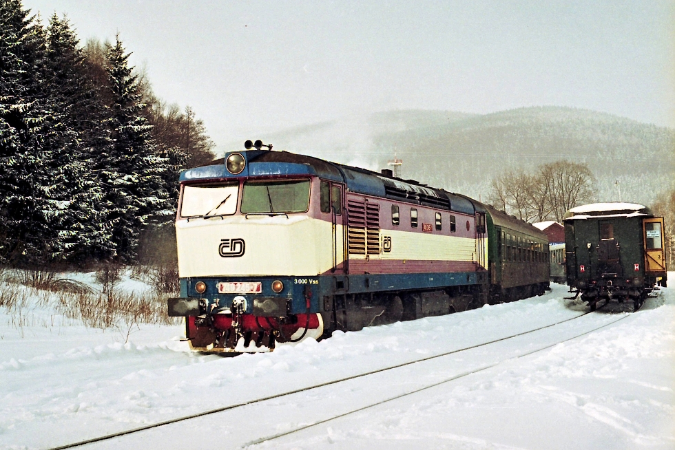 749 245-7