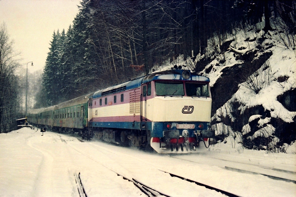 749 245-7