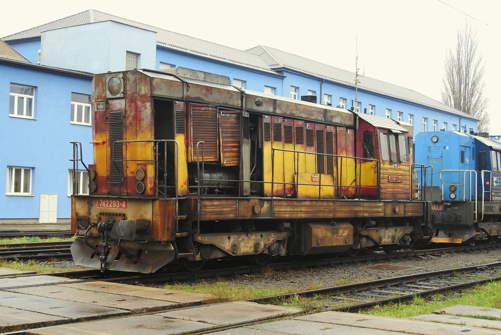 742 293-4