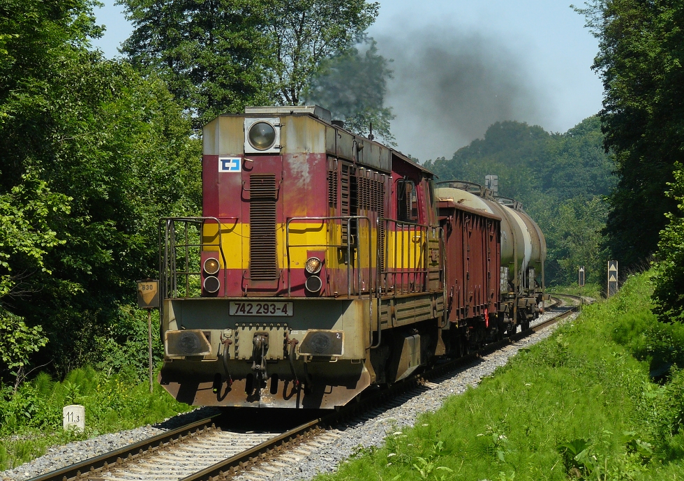 742 293-4
