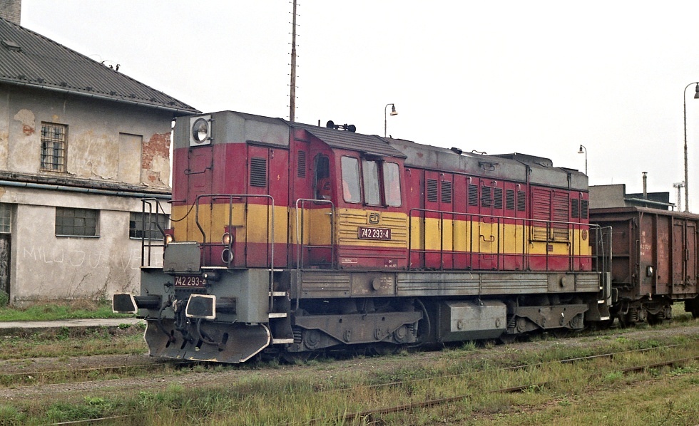 742 293-4