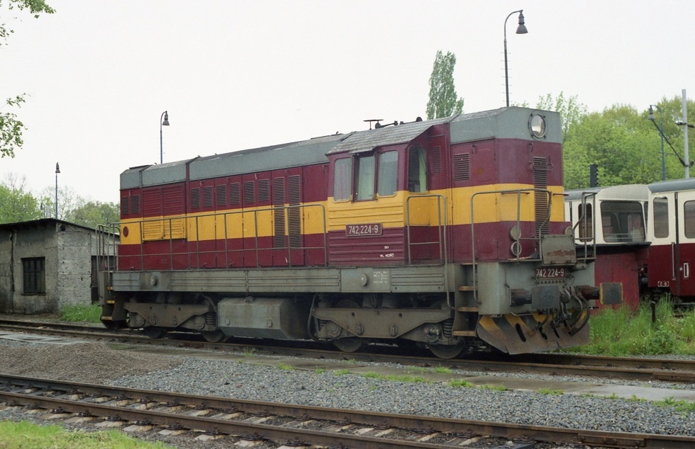 742 224-9