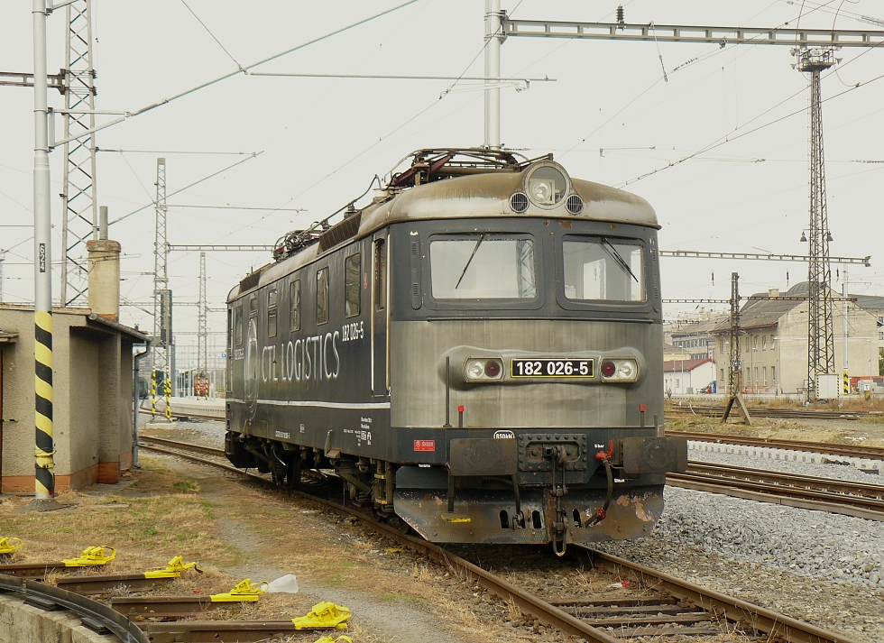 182 026-5