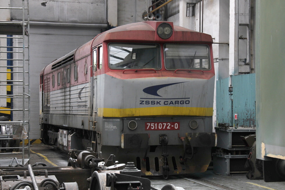751 072-0