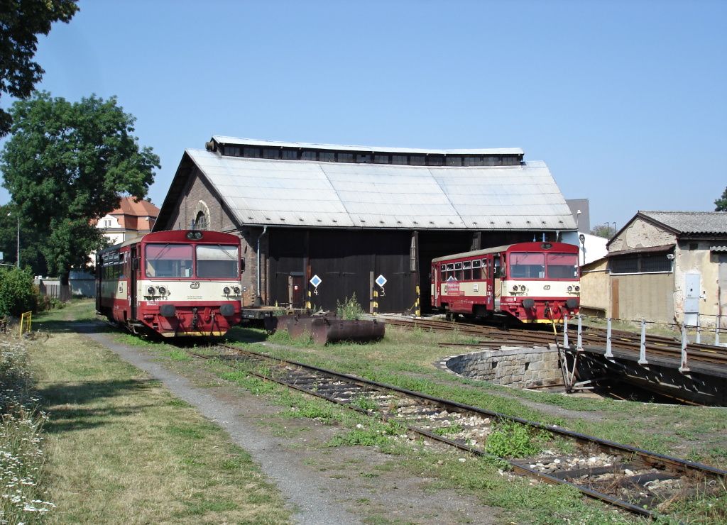810 678-3