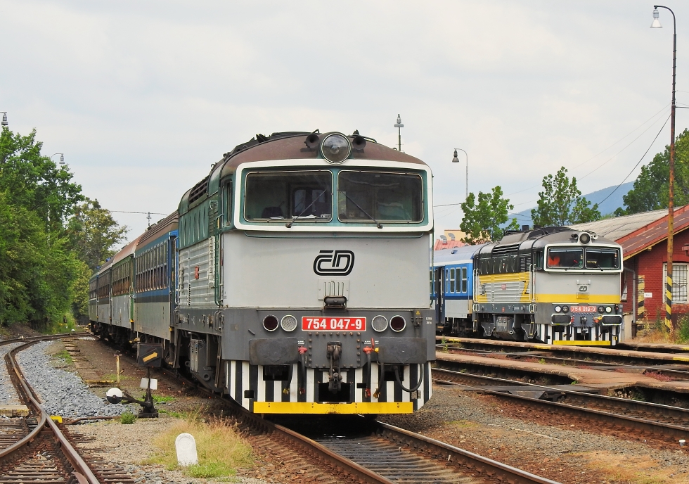 754 047-9