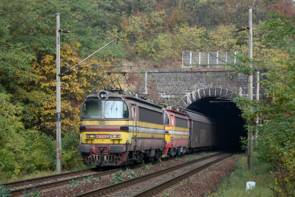 230 025-9