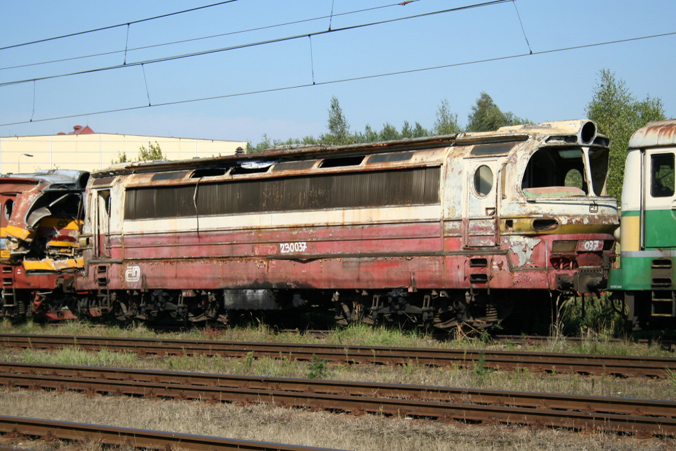 230 037-5