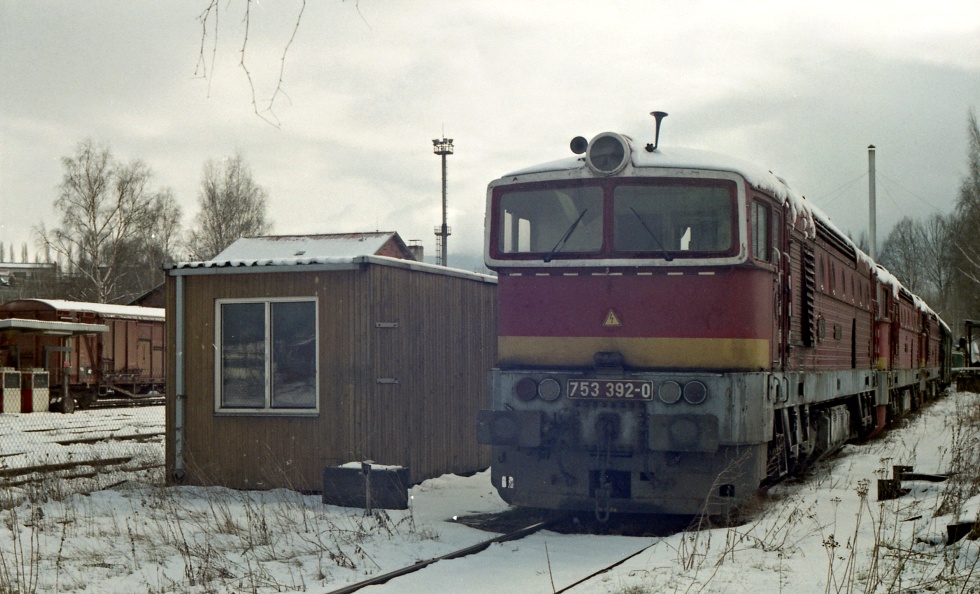 753 392-0