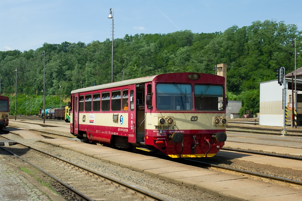 810 098-4