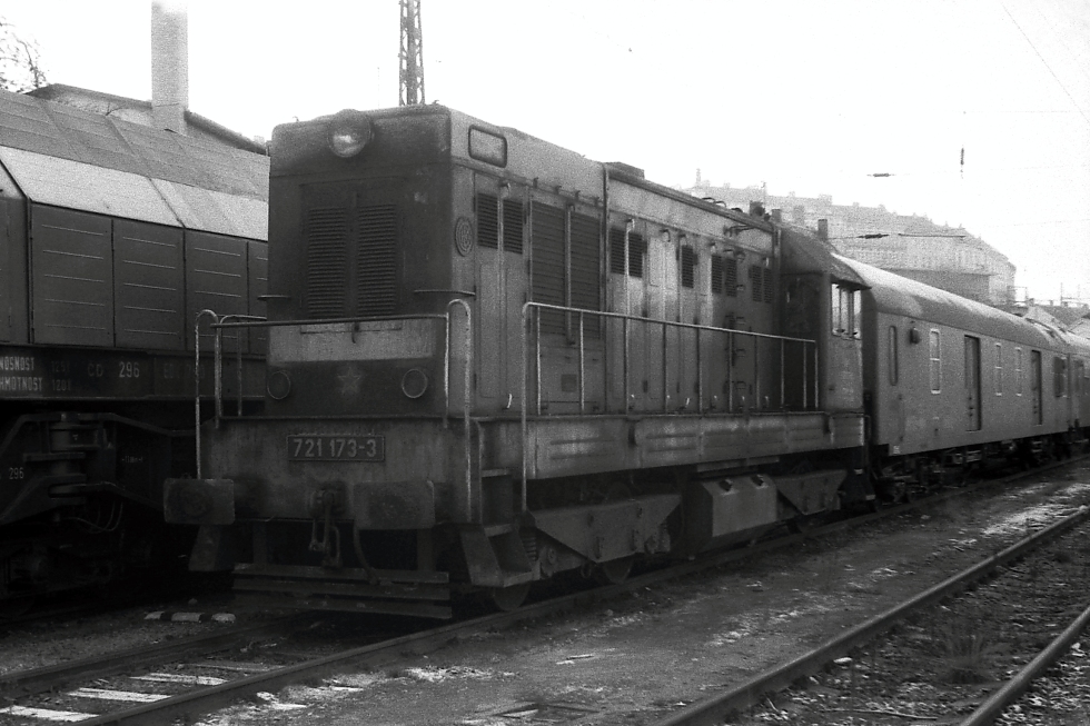 721 173-3