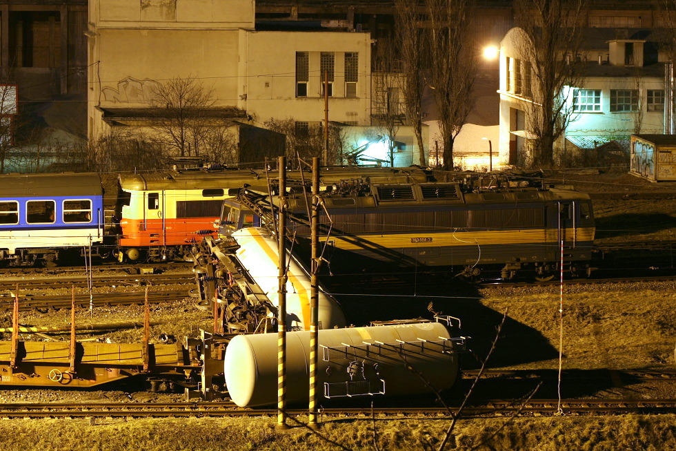 363 004-3