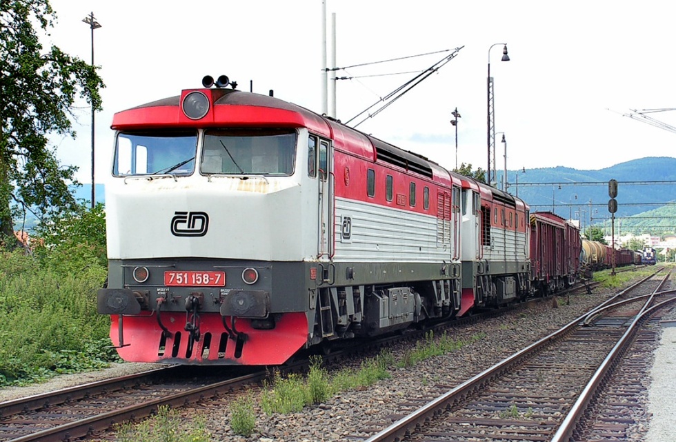 751 158-7