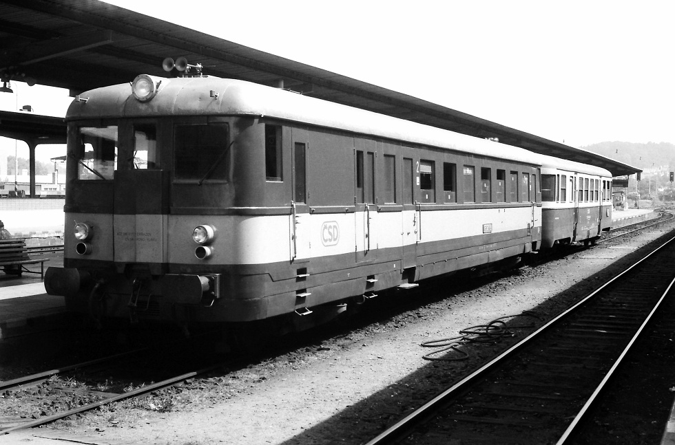 831 211-8