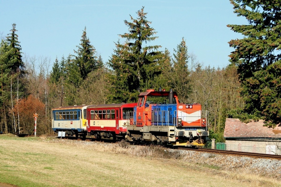 714 025-4