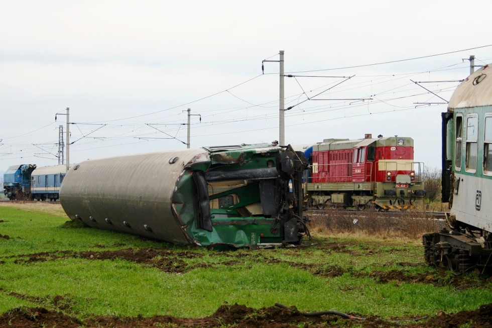742 404-7