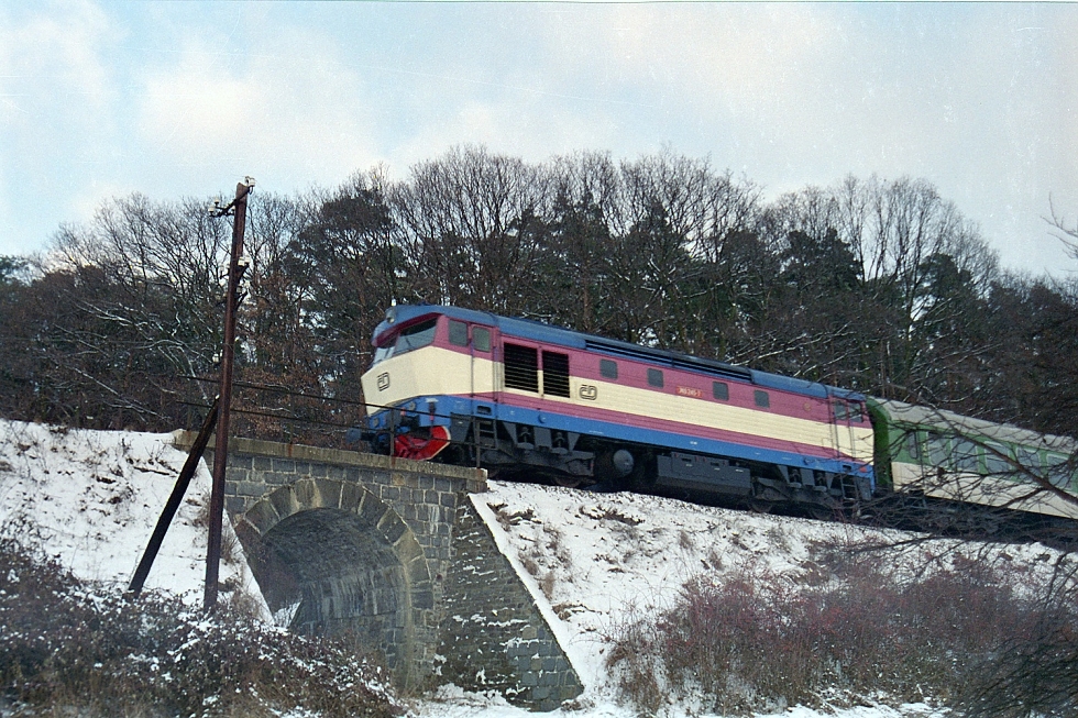 749 245-7