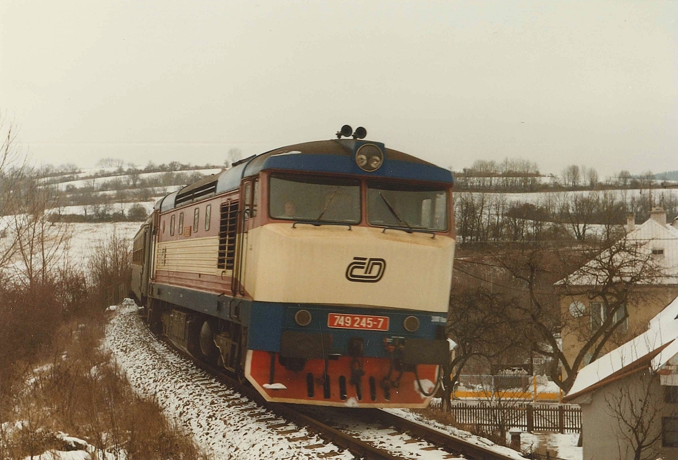 749 245-7