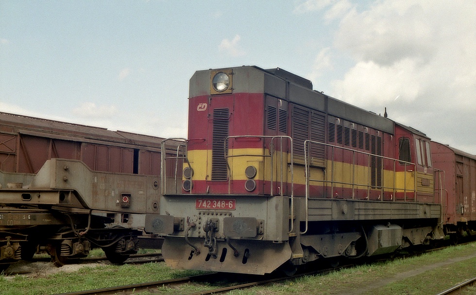 742 348-6