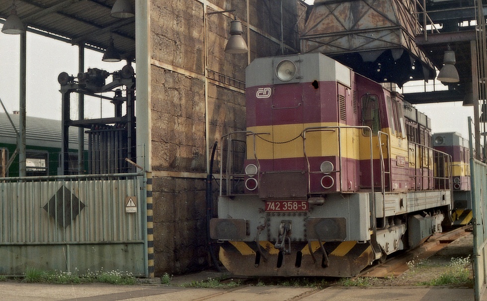 742 358-5