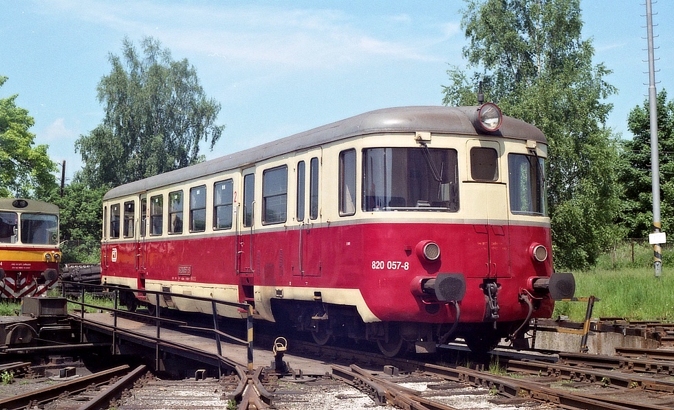 820 057-8