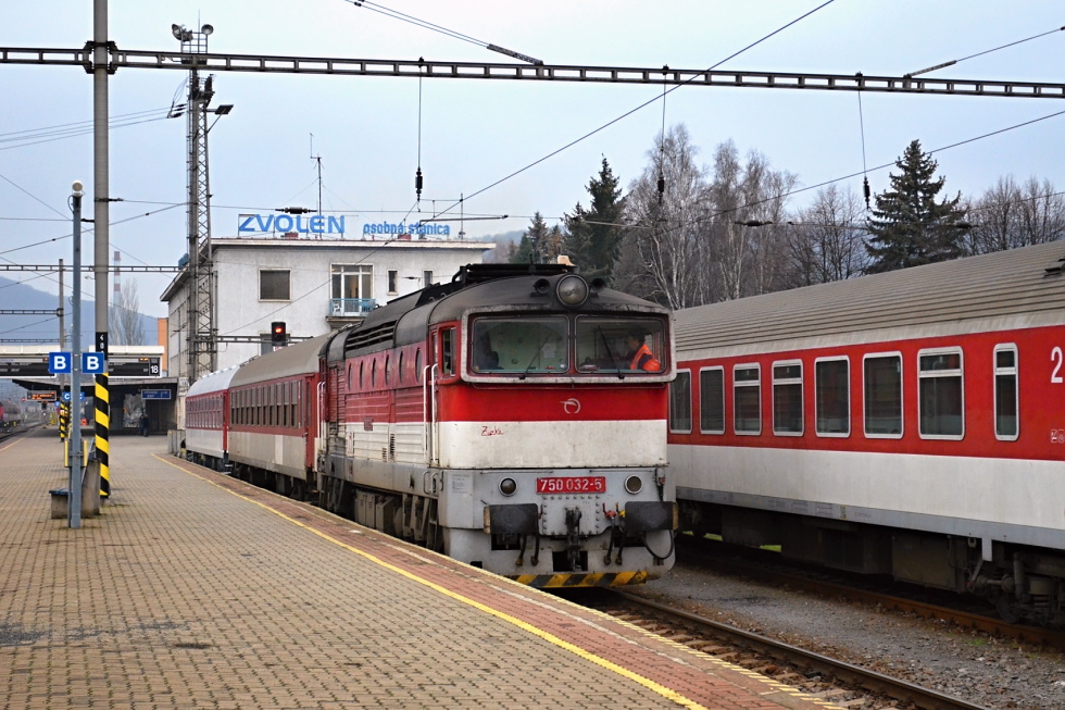 750 032-5